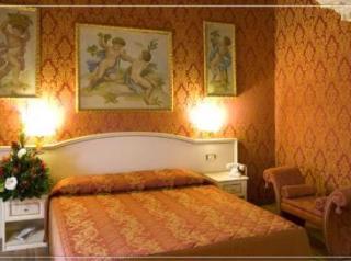 Affittacamere Residenza Canova Tadolini 4*