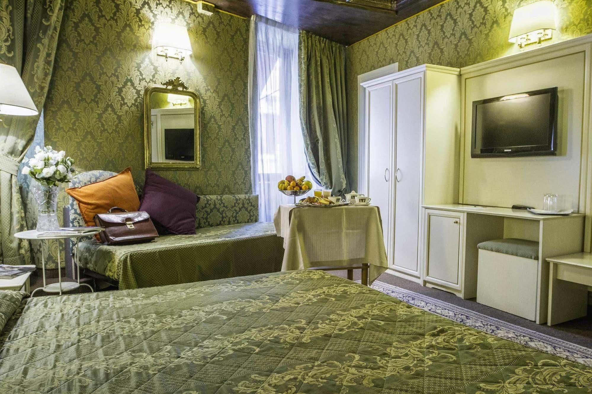 Residenza Canova Tadolini Affittacamere 4*
