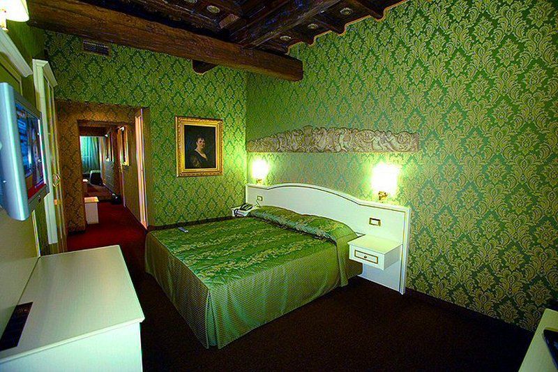 Residenza Canova Tadolini Luxury Rooms&suites Pensión