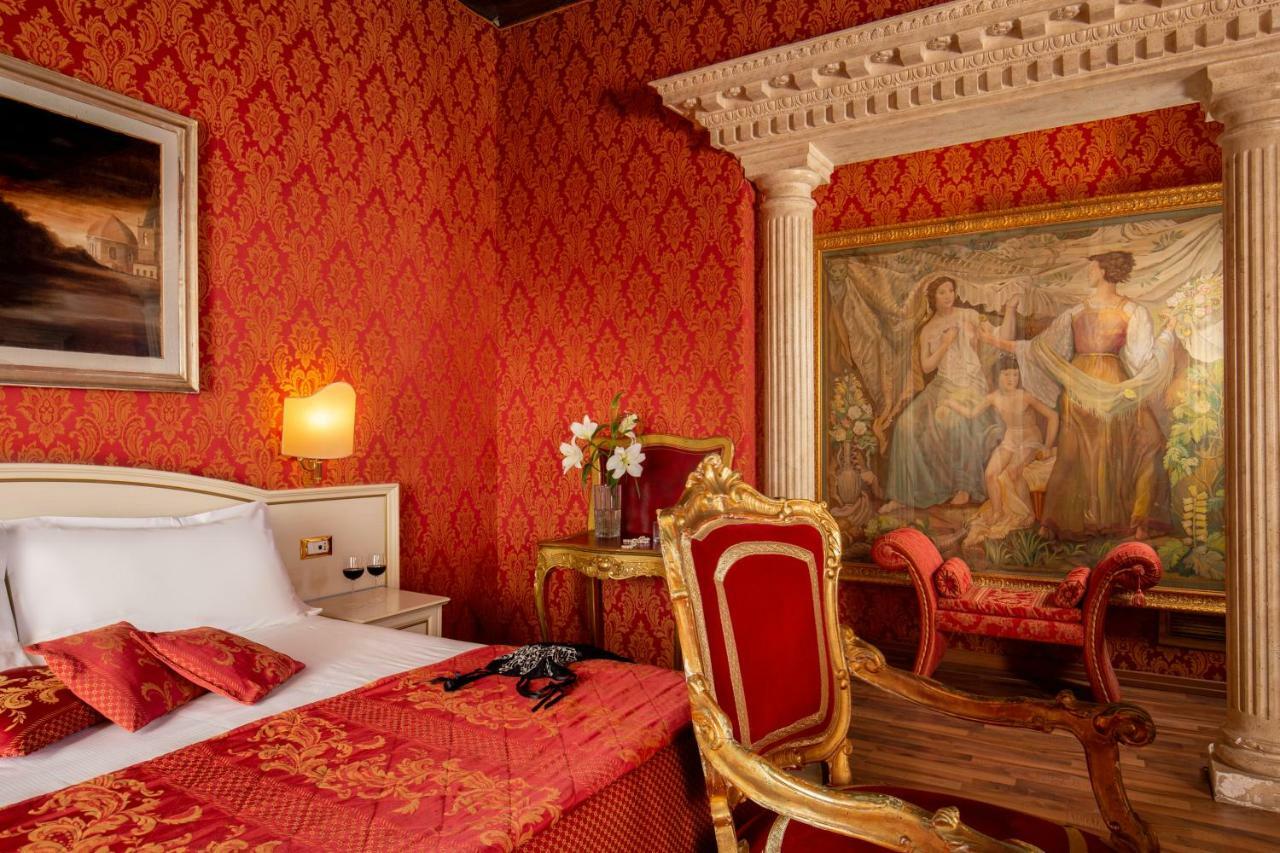 Residenza Canova Tadolini Luxury Rooms&suites Pensión 4*