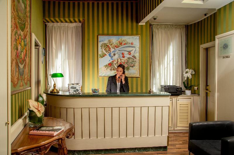 Pensión Residenza Canova Tadolini Luxury Rooms&suites