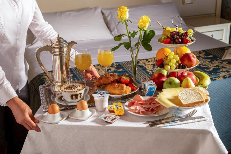 Residenza Canova Tadolini Luxury Rooms&suites Pensión